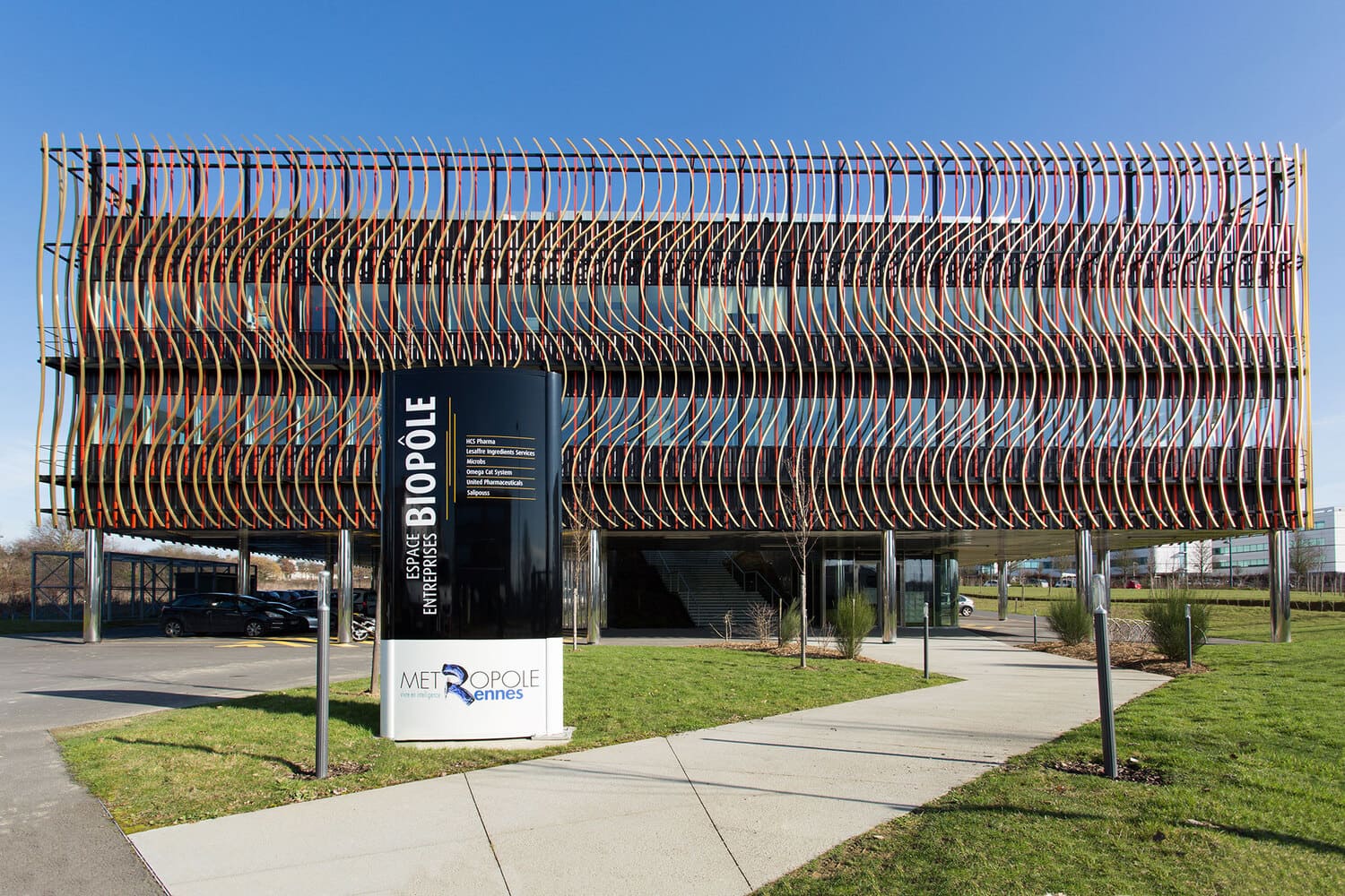 Photo de la façade extérieure de la Pépinière d'entreprises Le Biopôle